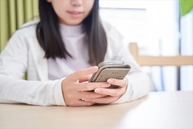 SNSトラブルの深層：原因と要因を探る